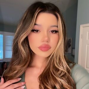 Meet your Posher, Candice